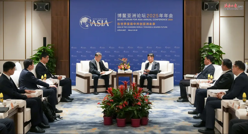 劉小明會見南方電網客人