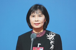省政協委員、海南省農業科學院糧食作物研究所研究員嚴小微：建立公益性和商業化相結合的種業科技創新體系