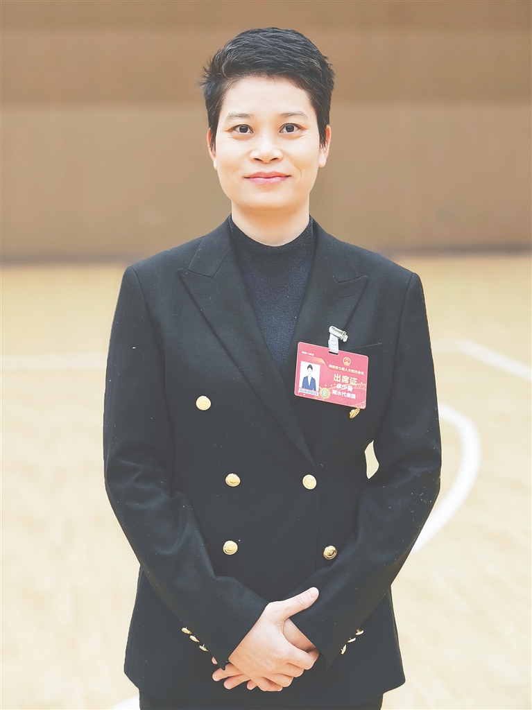 省人大代表、陵水黎族自治縣中醫院門診部主任卓少曼：當好黨和政府與人民群眾“連心橋”