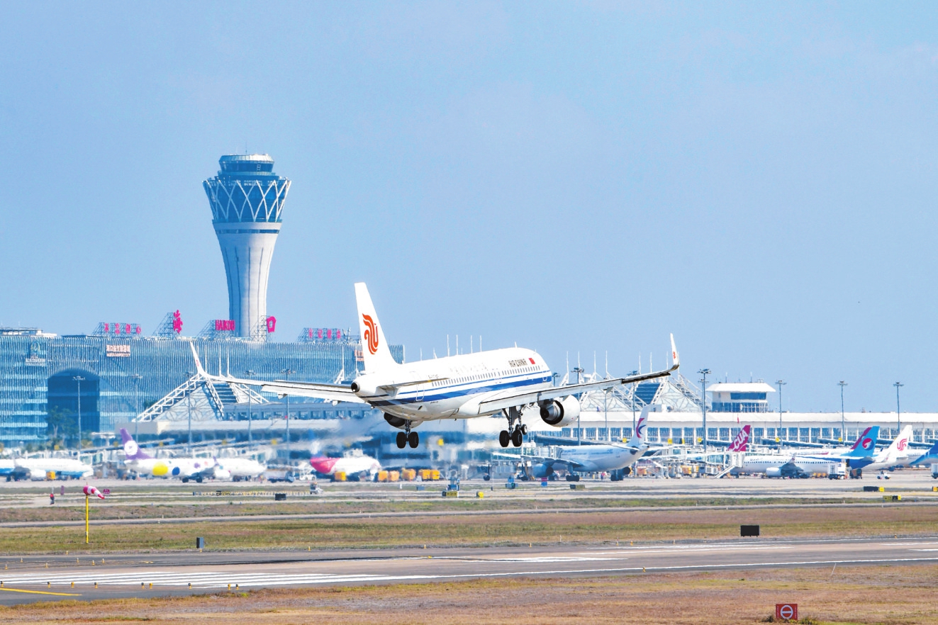 1月21日，一架客機(jī)從海口美蘭國(guó)際機(jī)場(chǎng)降落