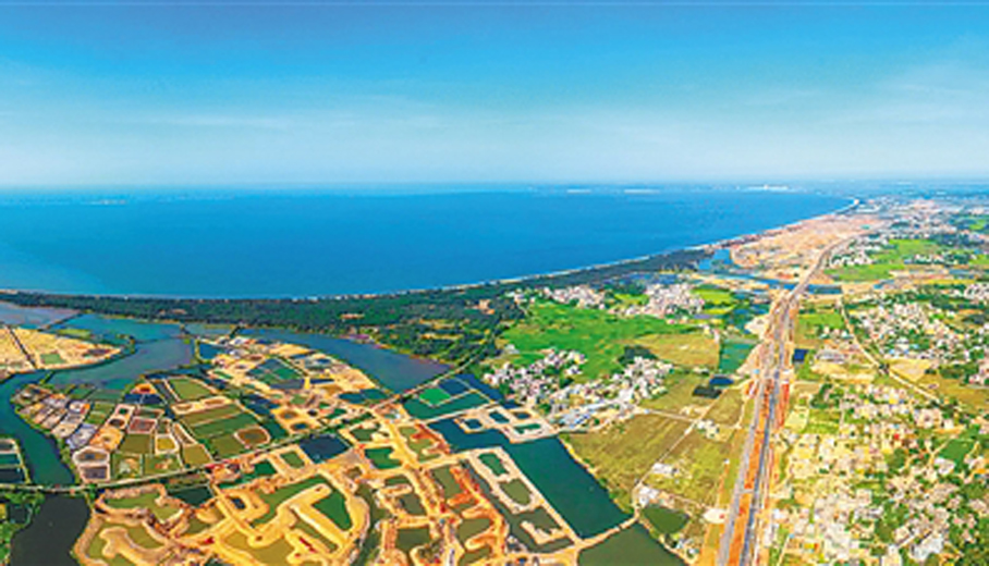 俯瞰正在加緊建設中的?？诮瓥|新區