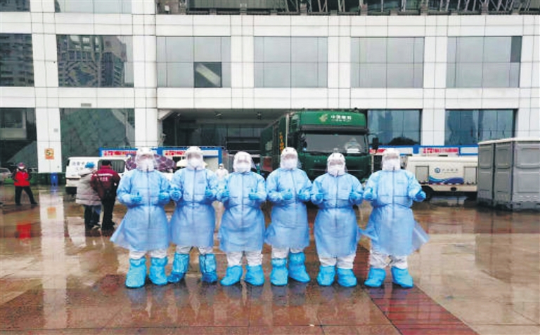 國家緊急醫學救援隊(海南)部分隊員合影