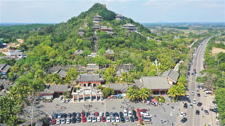 文筆峰盤古文化旅游區(qū)