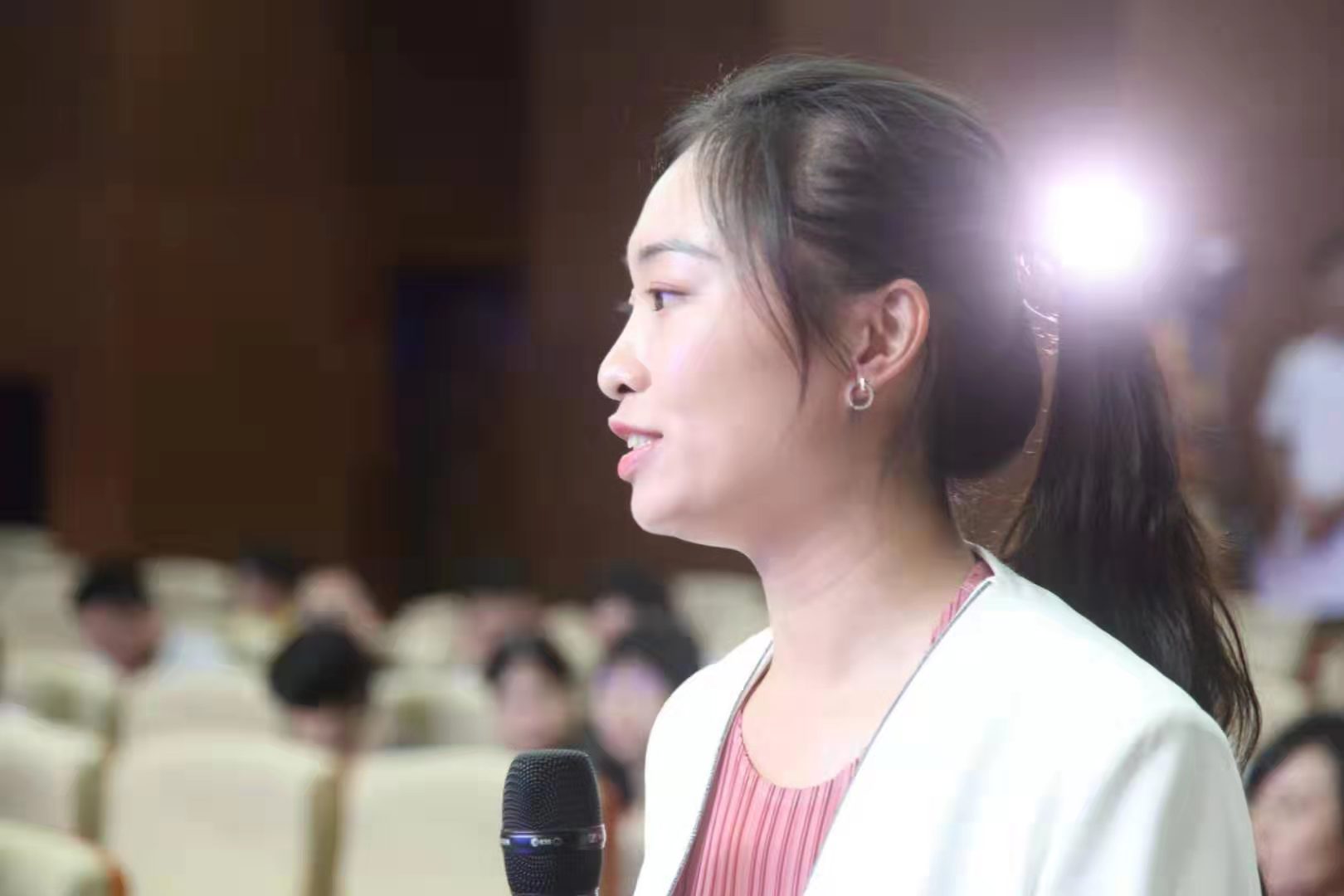 海南廣播電視總臺(tái)記者提問