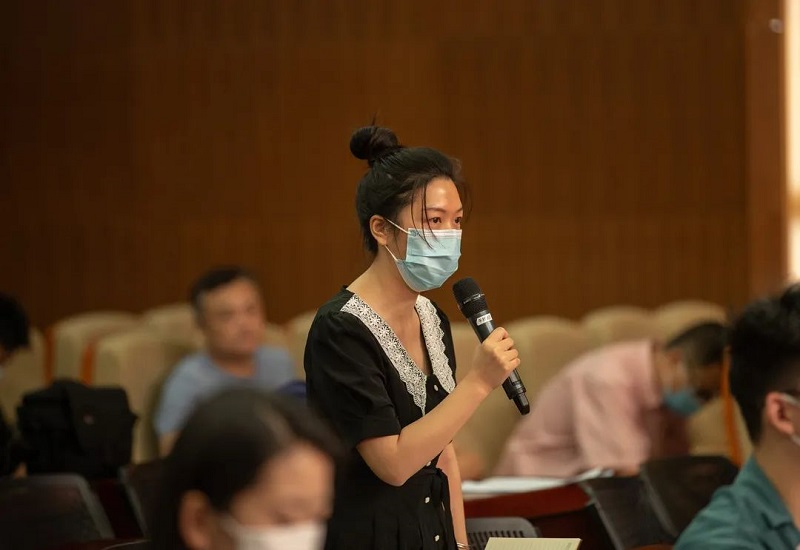 人民網記者