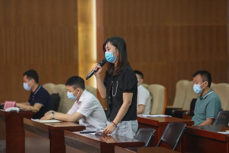 國際商報(bào)記者