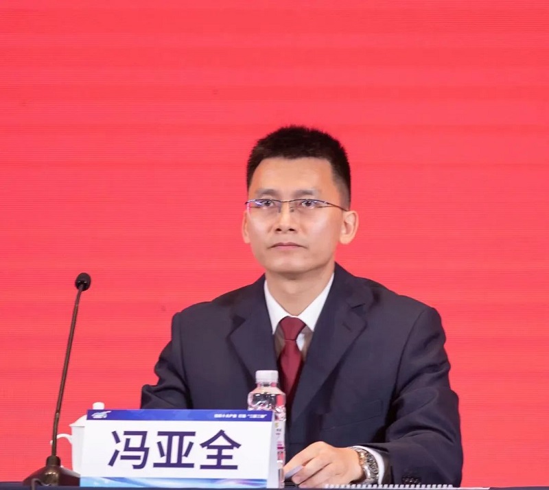 中共保亭黎族苗族自治縣委常委、縣人民政府常務副縣長馮亞全
