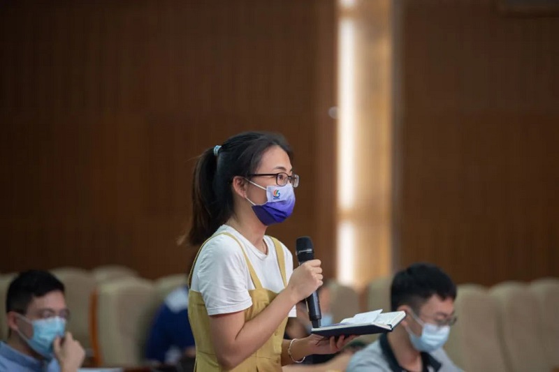 人民網記者