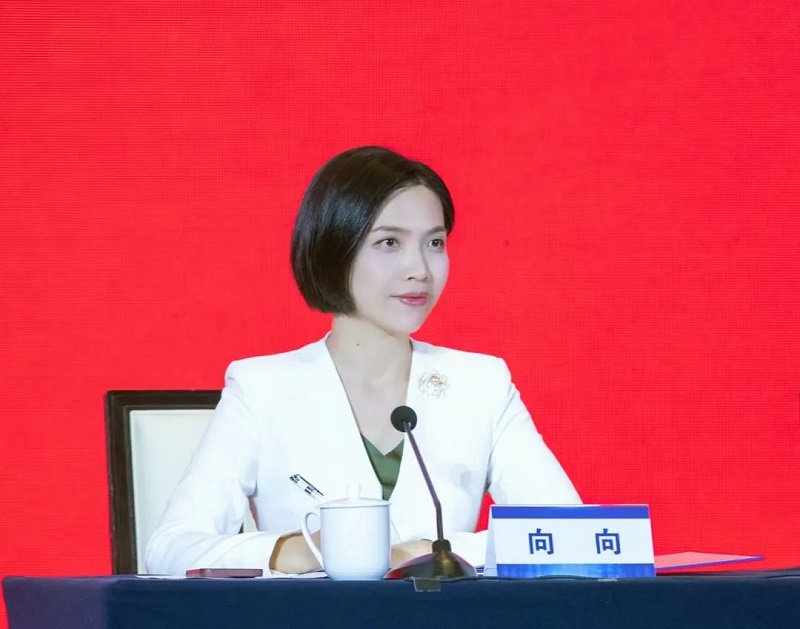 中共海南省委宣傳部新聞發(fā)布處處長(zhǎng)、新聞發(fā)言人向向
