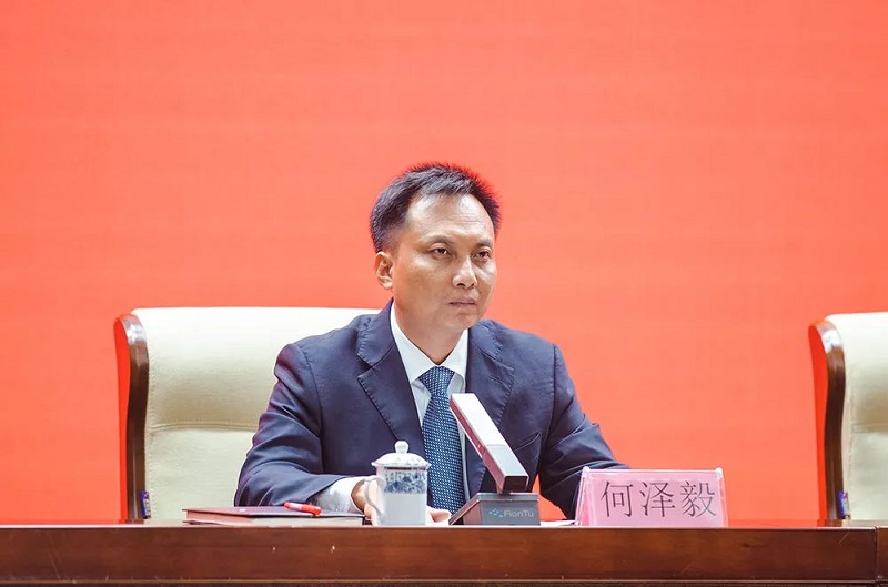 樂(lè)東黎族自治縣發(fā)展和改革委員會(huì)主任何澤毅
