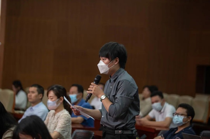 證券導報記者