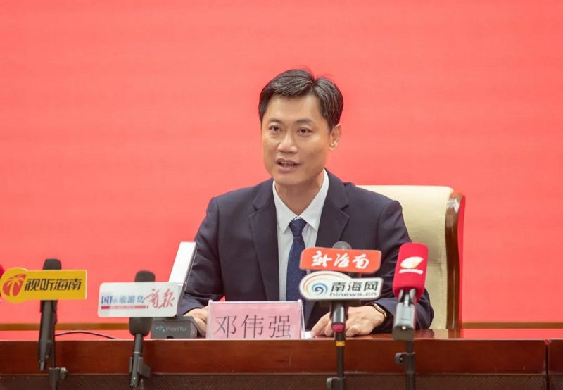 中共白沙黎族自治縣委書記鄧偉強