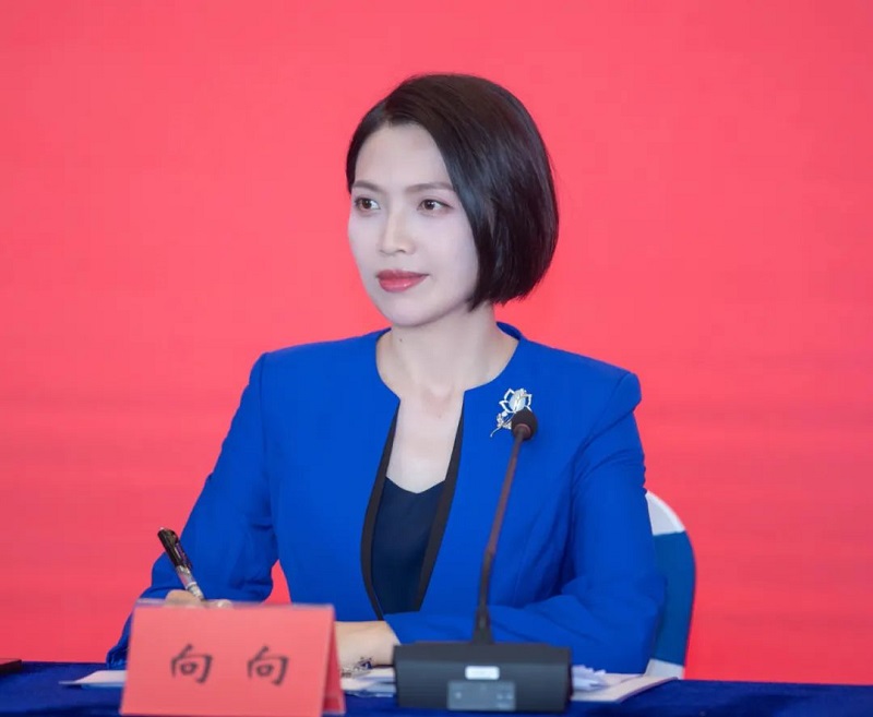 中共海南省委宣傳部新聞發(fā)布處處長(zhǎng)、新聞發(fā)言人向向