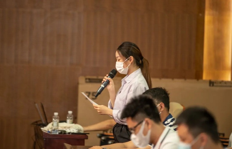 新華網記者