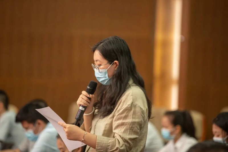 國際商報記者