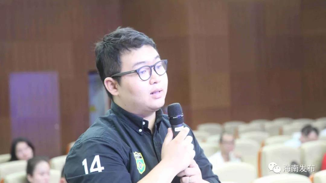 海南日?qǐng)?bào)記者提問