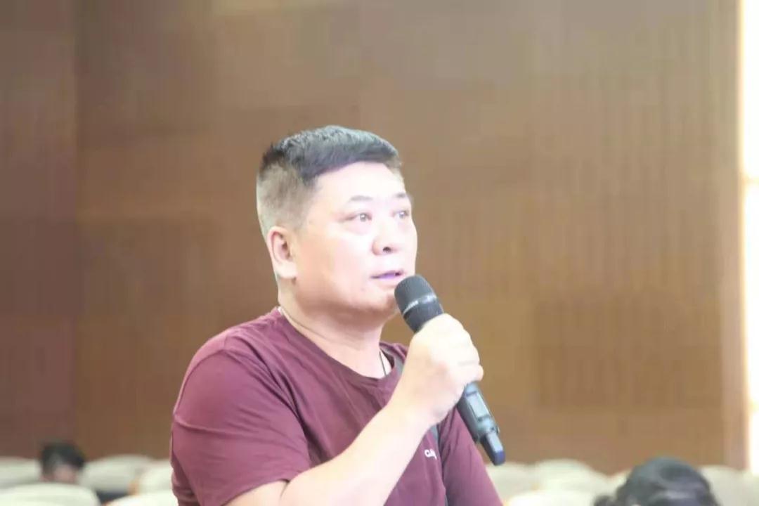 海南特區報記者提問