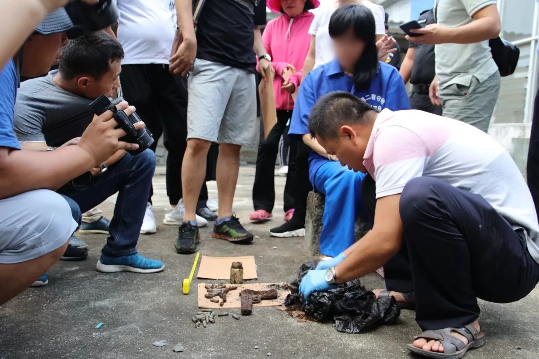 挖出兩把槍!海南警方披露以楊昌武、楊昌運(yùn)為首的涉黑涉惡犯罪團(tuán)伙專案最新進(jìn)展