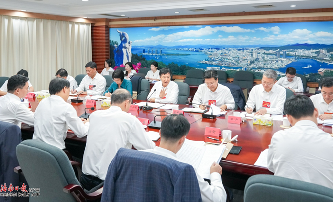 劉小明參加省委八屆七次全會分組討論