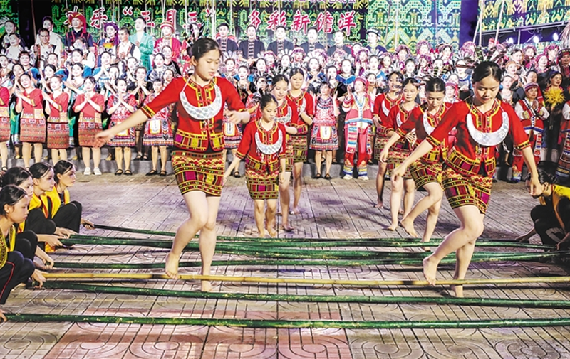 我省各市縣慶祝2023年海南黎族苗族傳統節日“三月三”
