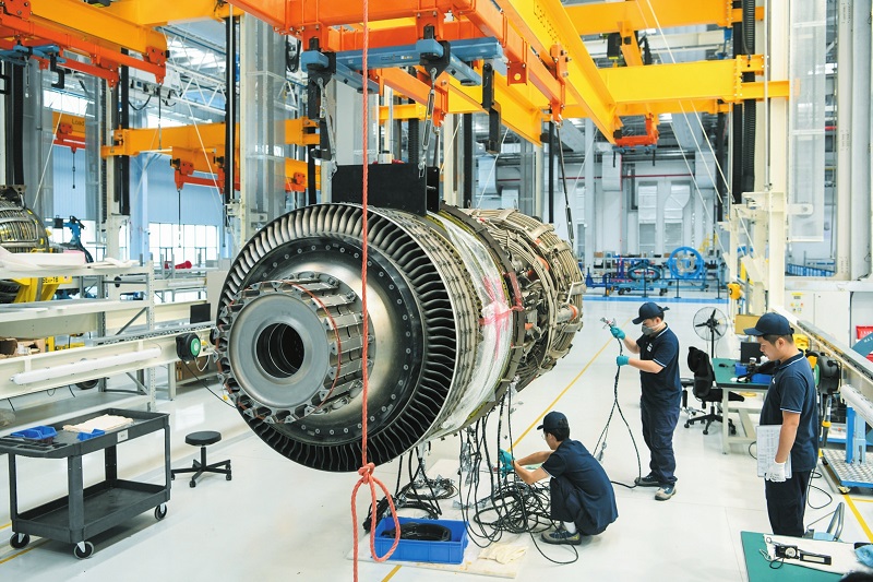 航空發(fā)動機(jī)維修忙