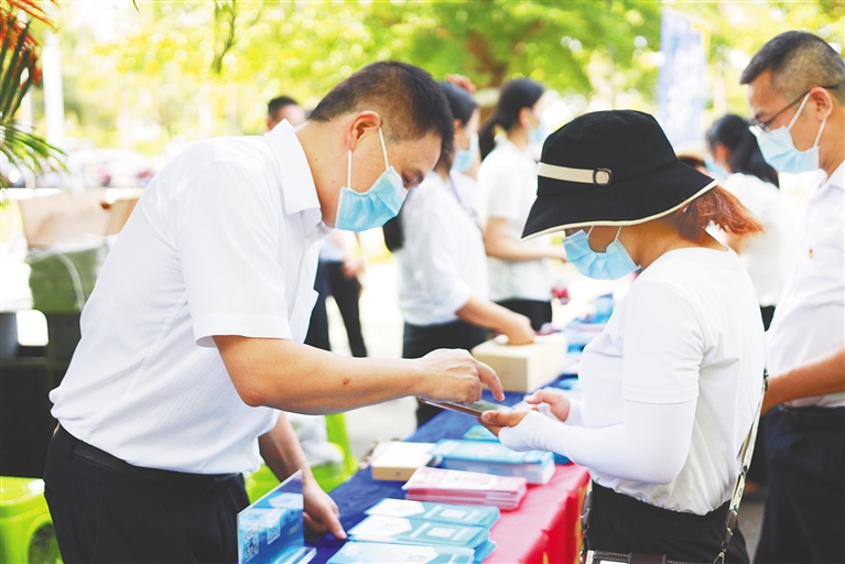 海南社保醫(yī)保事業(yè)10年發(fā)展之路回眸