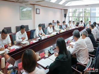 劉小明參加省委八屆七次全會分組討論