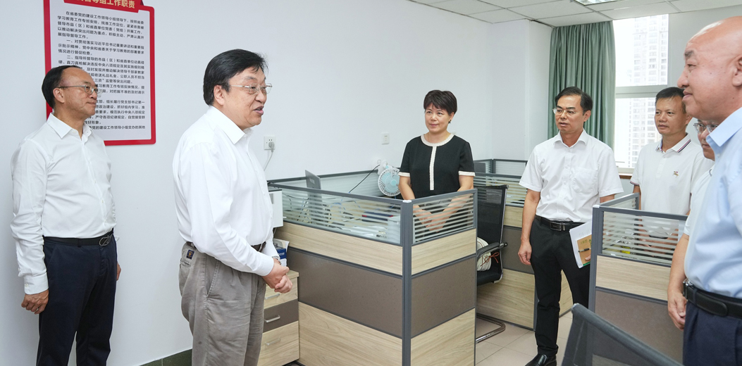 馮飛走訪省委深入貫徹中央八項規定精神學習教育工作專班