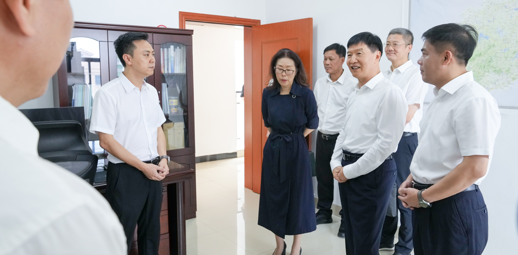 劉小明在省水務廳調研