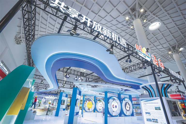 海南館完成展臺搭建